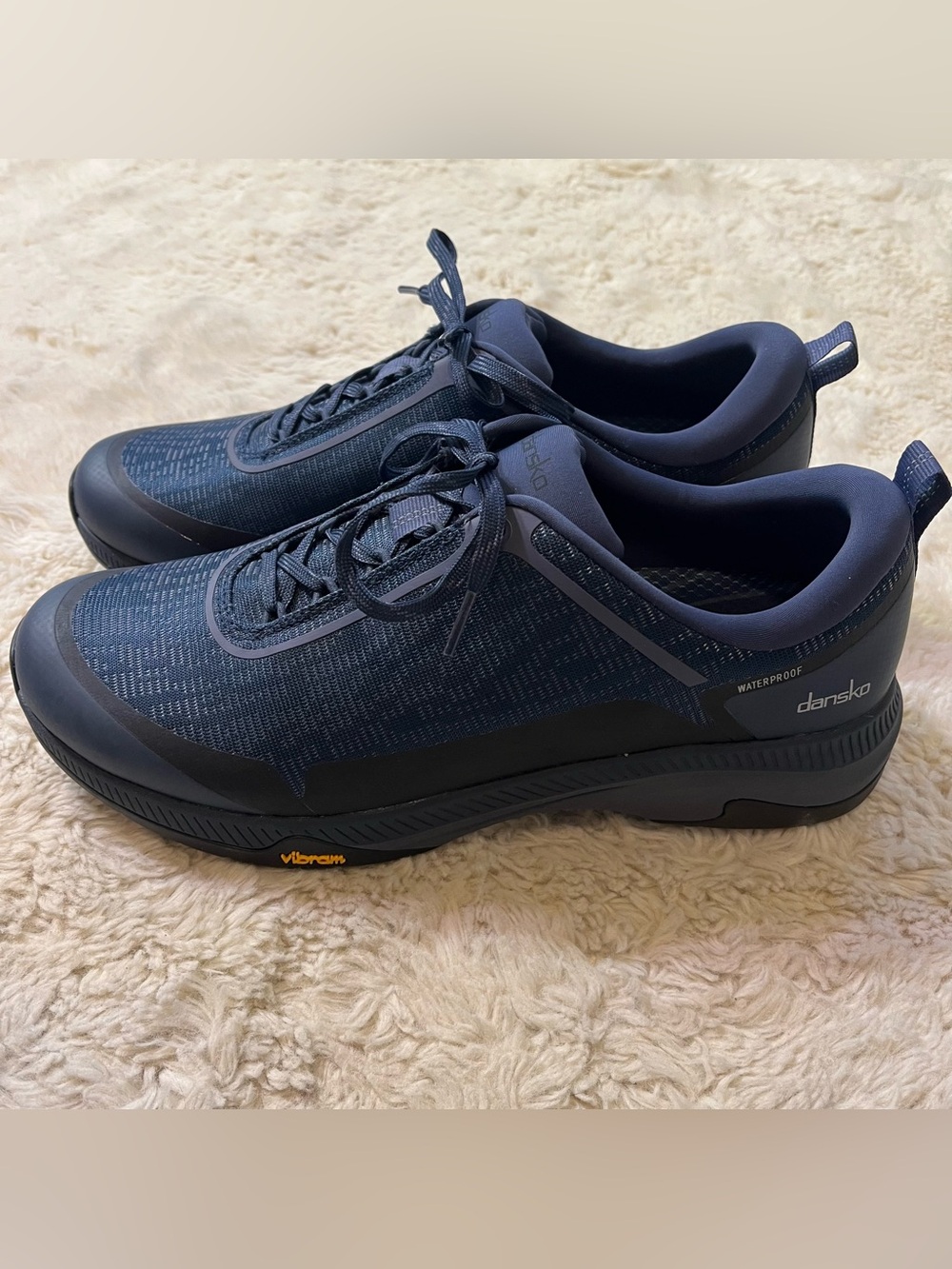 Dansko Womens Size 11 eu 42 Makayla Navy Waterproof Outdoor Sneakers